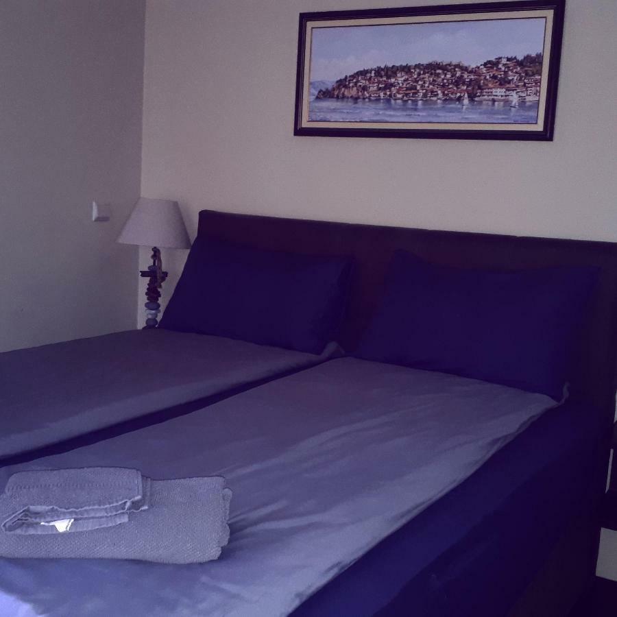 Apartments Nemo Delux โอครีด ภายนอก รูปภาพ